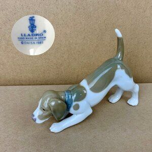Llardo Spain Porcelain Dog/Beagle Figurine "On the Scent" Model Number 5348